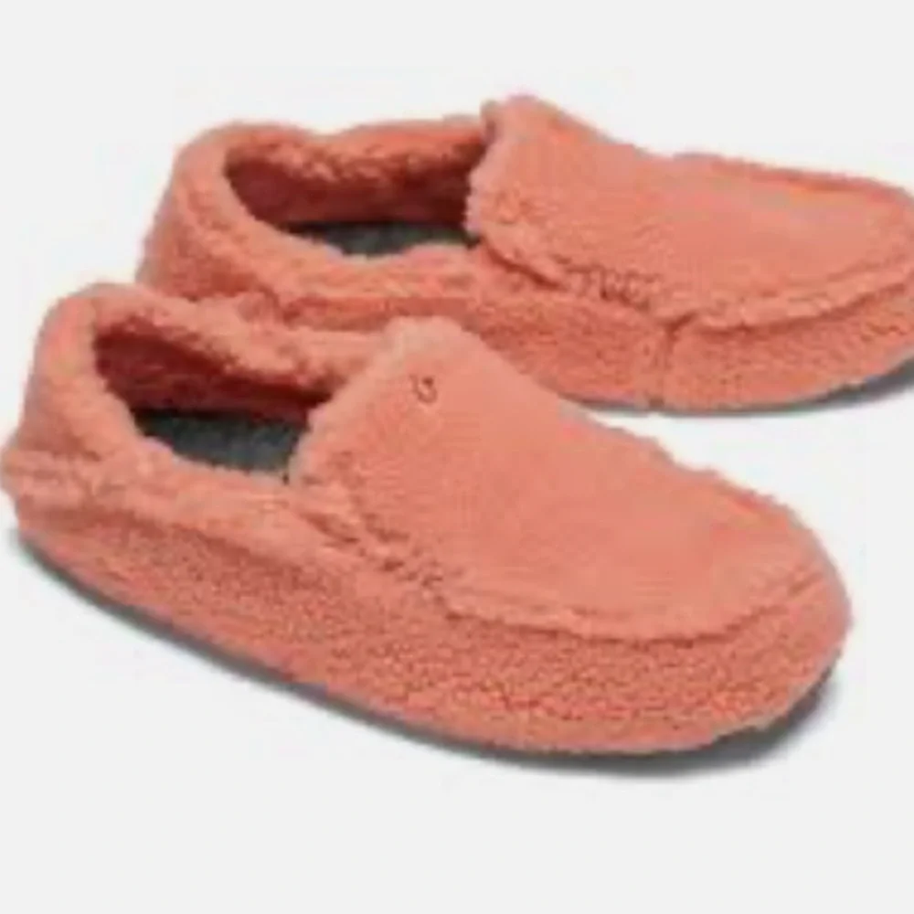 OLUKAI NOHEA HEU SLIPPER WOMEN'S  FUZZY  FLEECE SLIPPER SIZE 5 coral